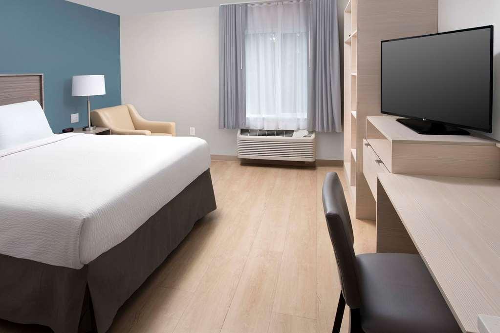Woodspring Suites Seattle Еверетт Номер фото