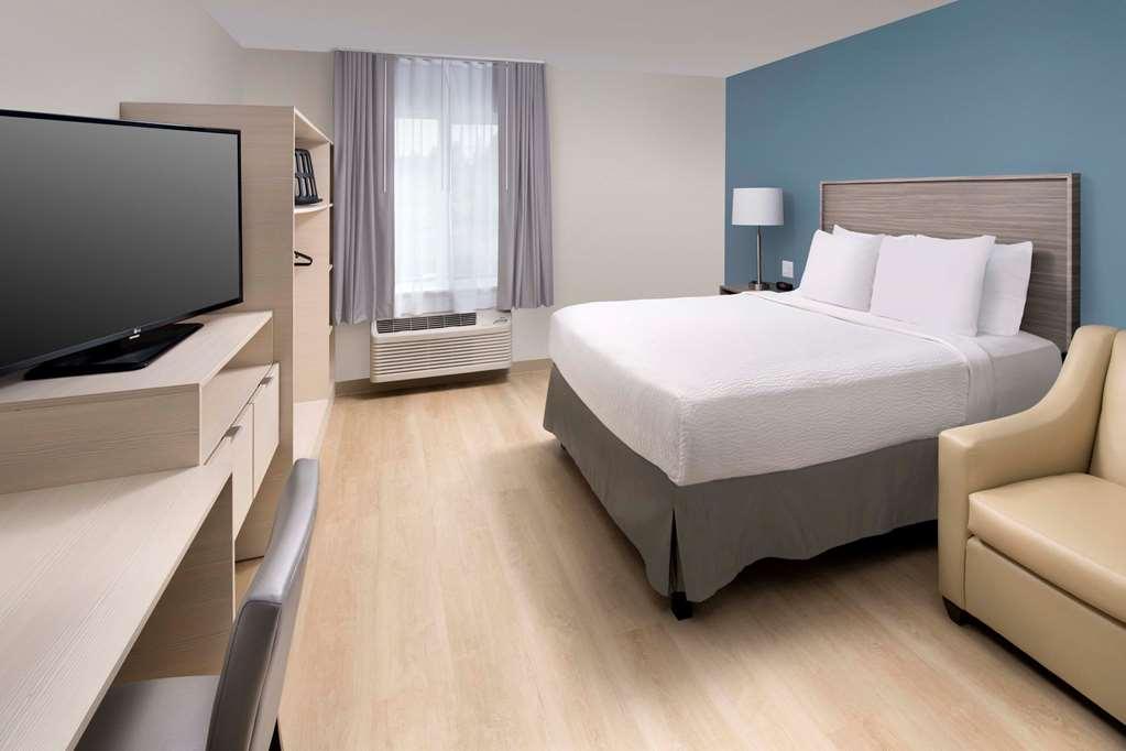 Woodspring Suites Seattle Еверетт Номер фото